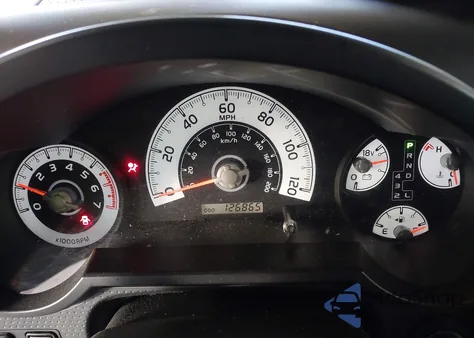 2013 Toyota Fj Cruiser z USA, uszkodzony, nr VIN JTEBU4BF7DK168956